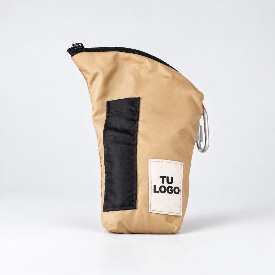 Yerbera Aventura ripstop pouch with carabiner